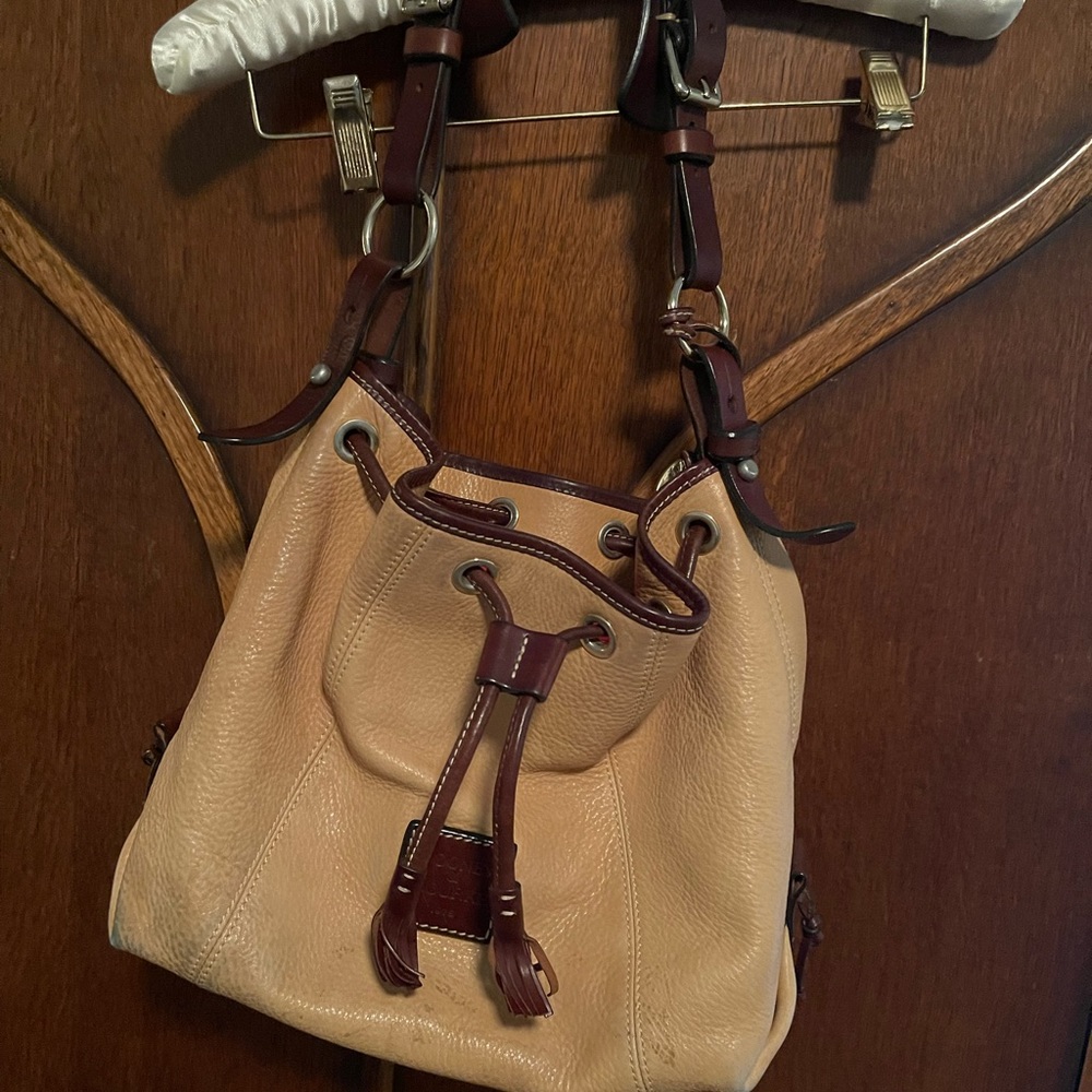 Vintage Dooney & Bourke bucket bag. Authentic.